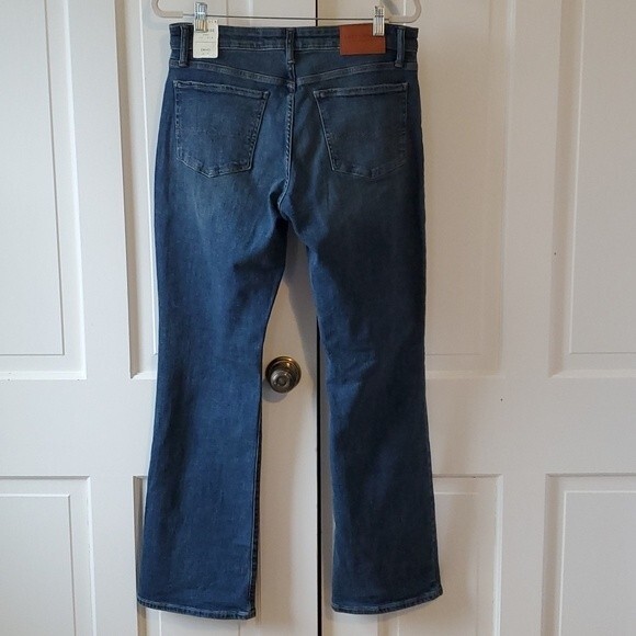 NWT LUCKY BRAND SWEET BOOTCUT MID-RISE JEANS SIZE 12 / 31 REGULAR LENGTH - Picture 5 of 11